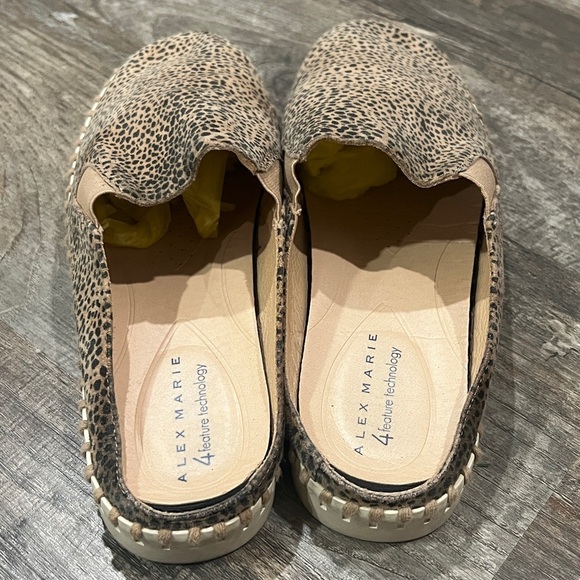 FINAL PRICE ALEX MARIE 4 Feature Technology Slip On Shoes - Picture 6 of 6